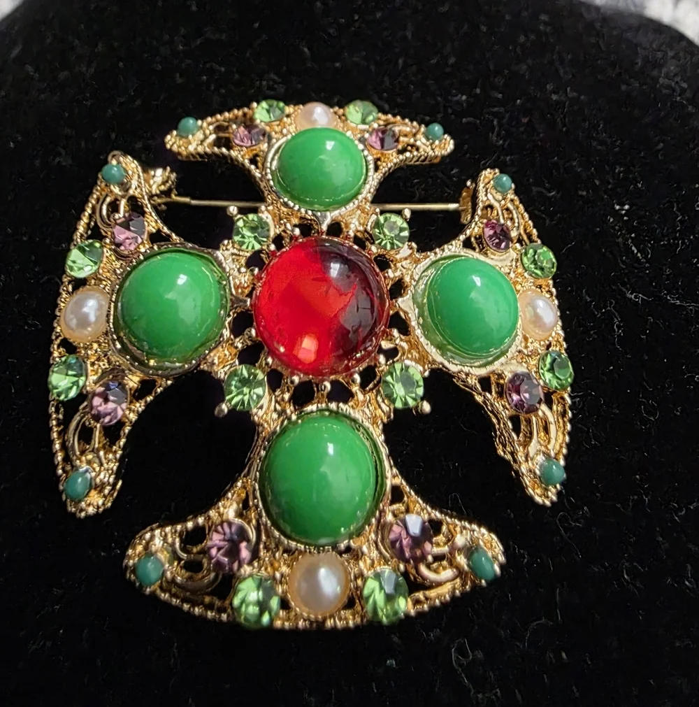 Brooch With Elegant Gold Tone, Green, Pearl Orange Stones Brooch Pin 1.85
